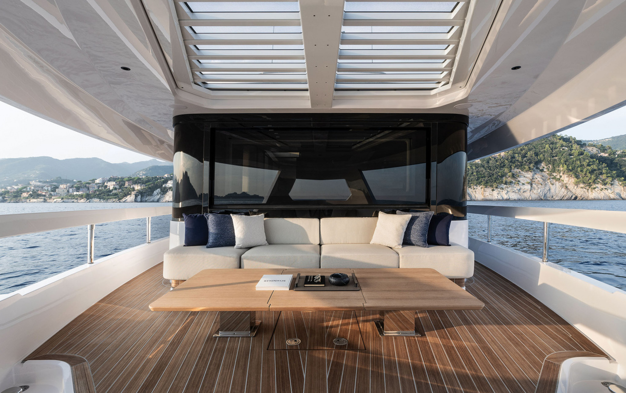 Яхта Ferretti Yachts INFYNITO 80 фото 1.19
