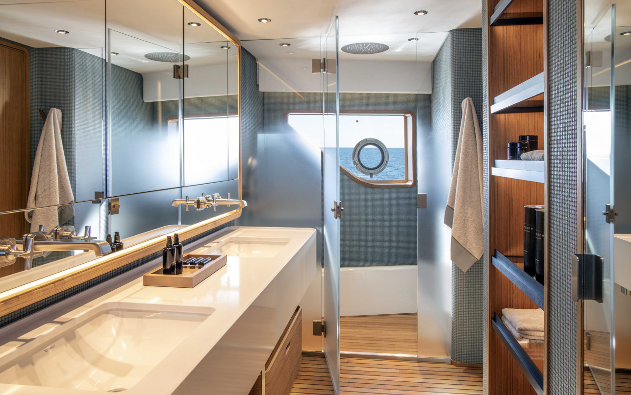 Яхта Custom Line Navetta 30 фото 2.4