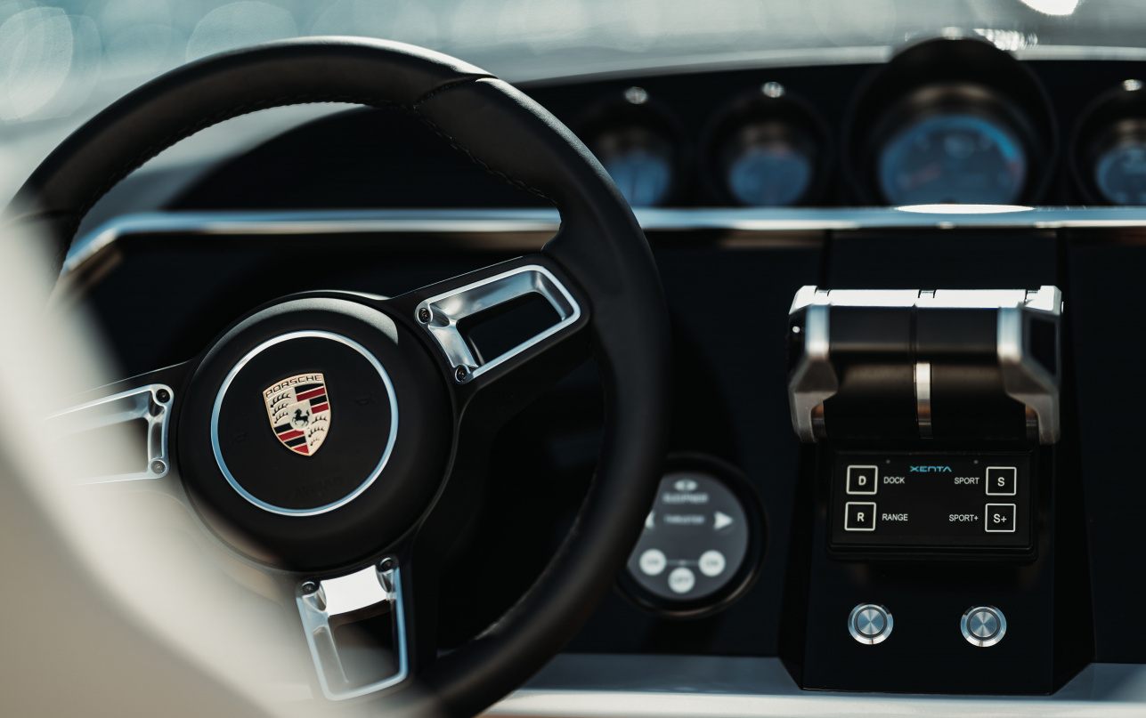 Катер Frauscher x Porsche 850 Fantom Air фото 2.2