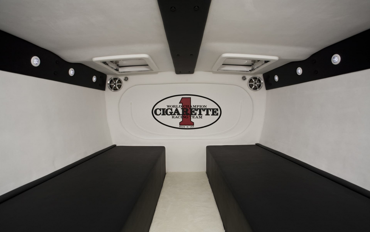 Катер Cigarette 46 AMG Edition фото 1.4