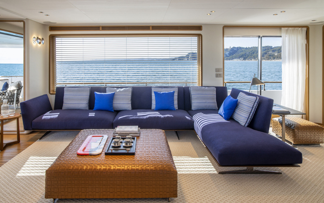 Яхта Custom Line Navetta 30 фото 2.10