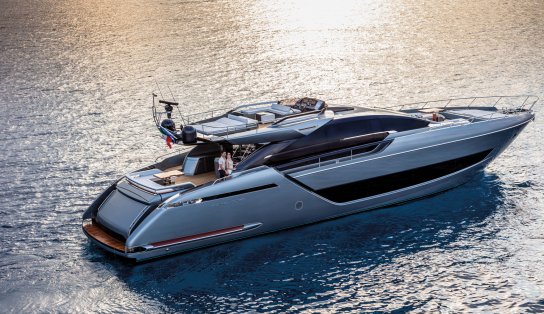 Яхта Riva 88' Folgore New