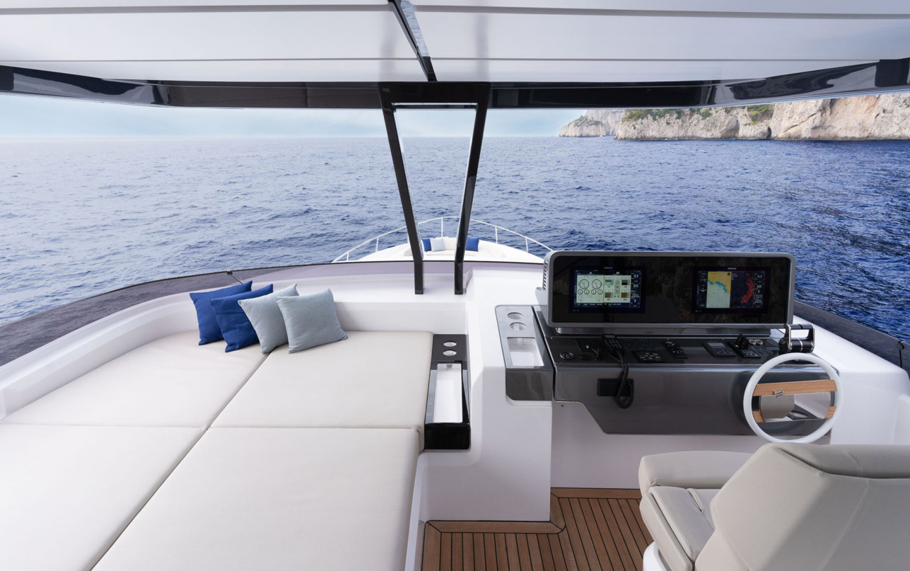 Яхта Ferretti Yachts 860 фото 2.13
