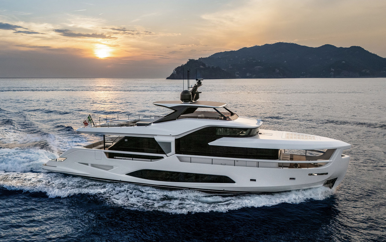 Яхта Ferretti Yachts INFYNITO 80 фото 1.6