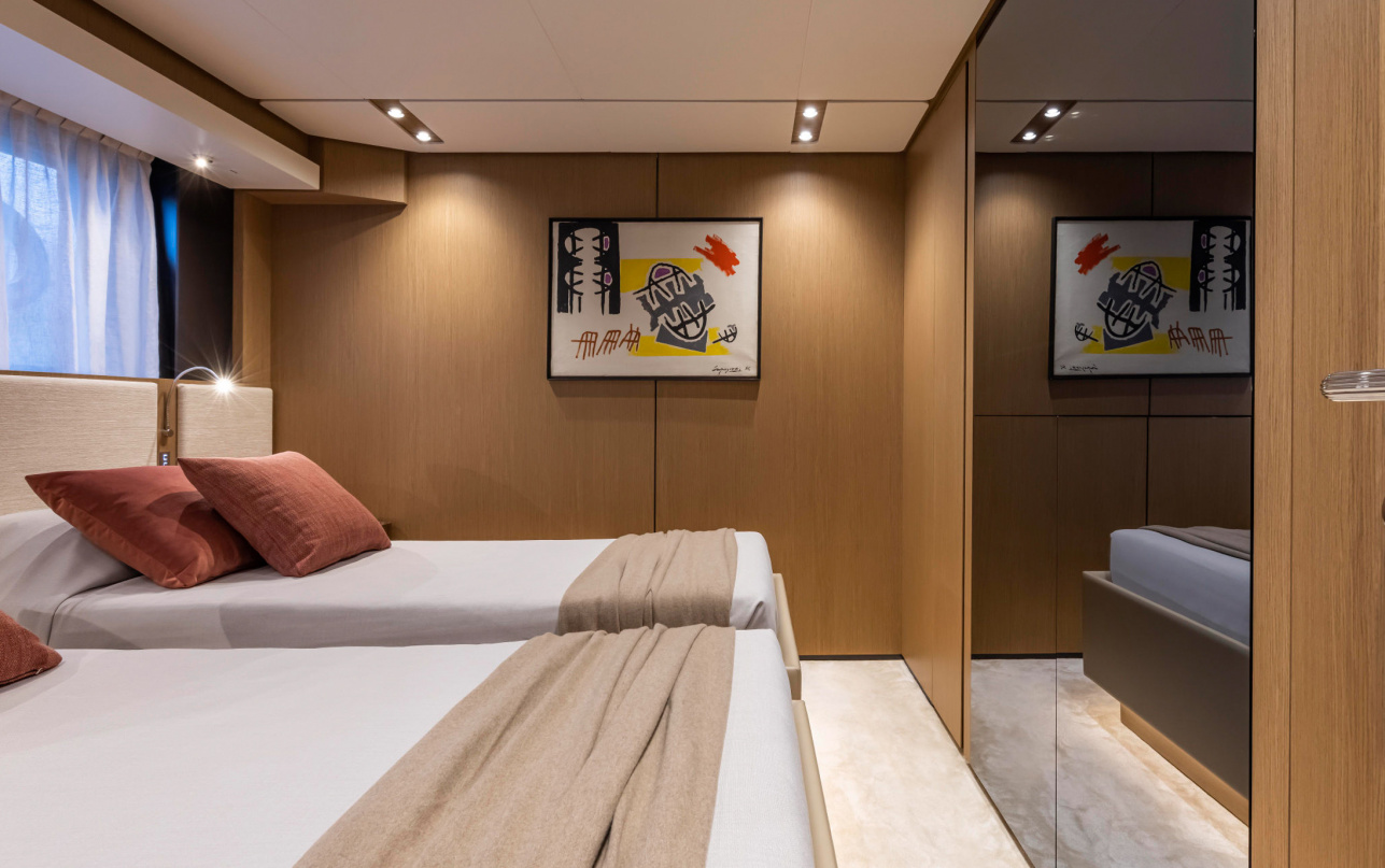Яхта Ferretti Yachts 1000 фото 2.40