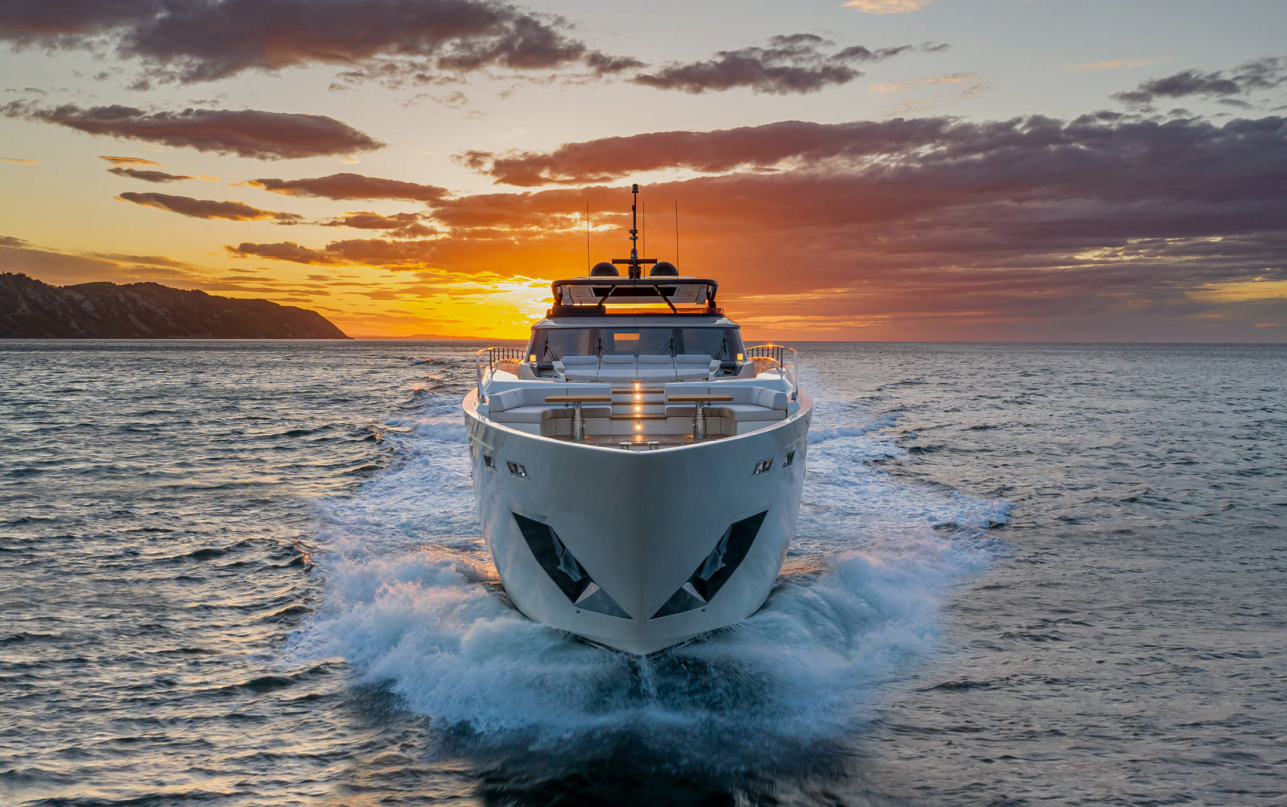 Яхта Ferretti Yachts 1000 фото 1.9
