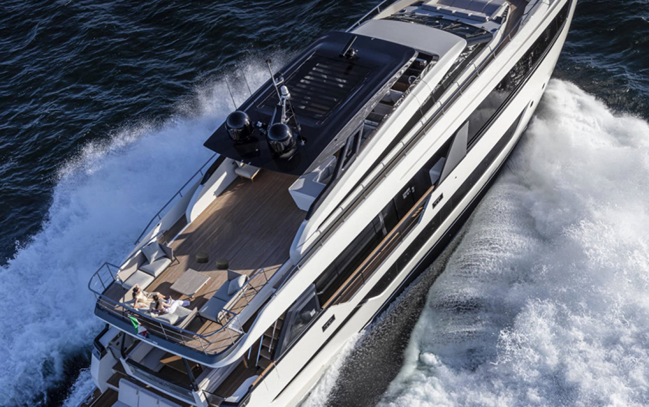 Яхта Ferretti Yachts 1000 фото 1.10