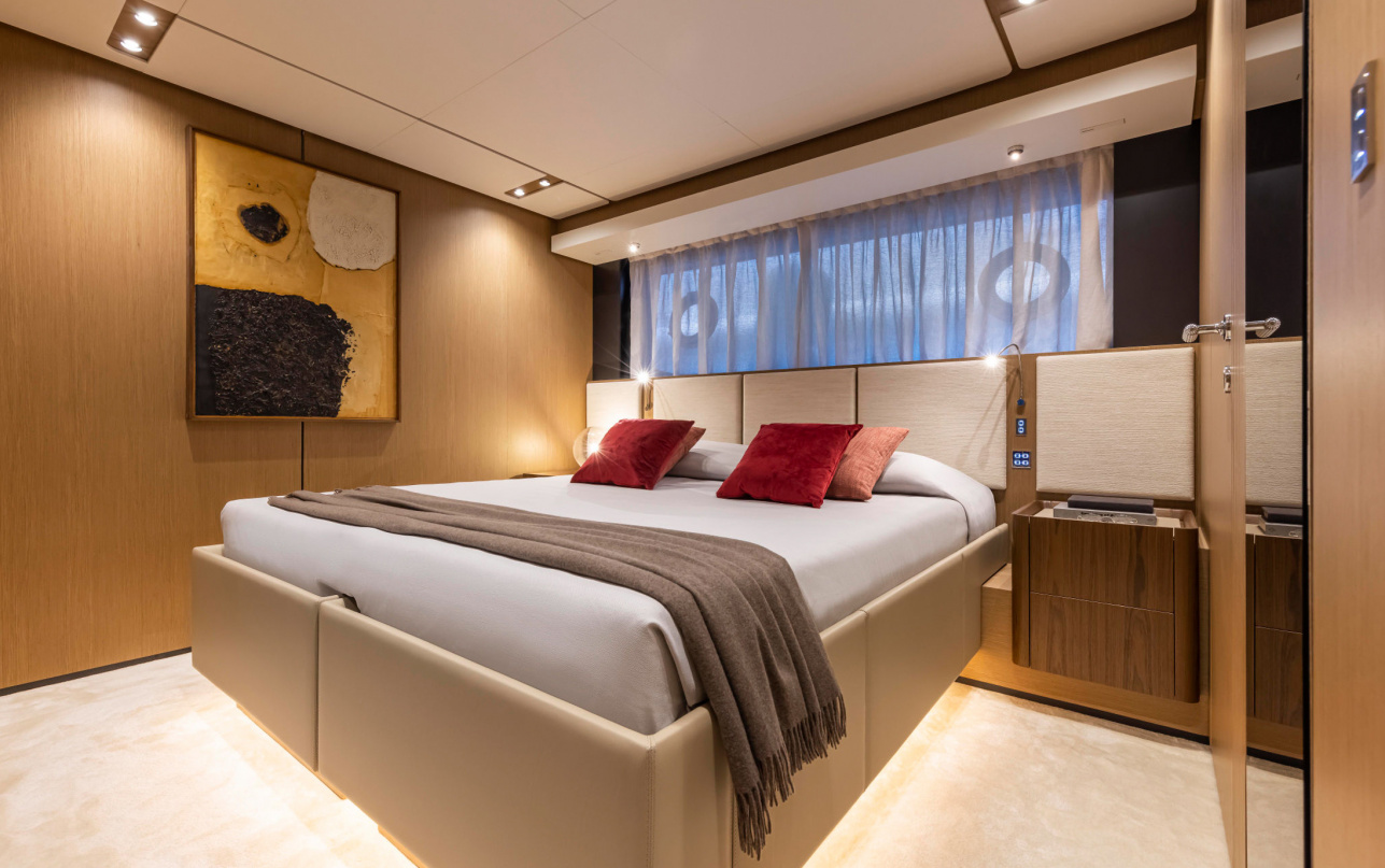 Яхта Ferretti Yachts 1000 фото 2.38