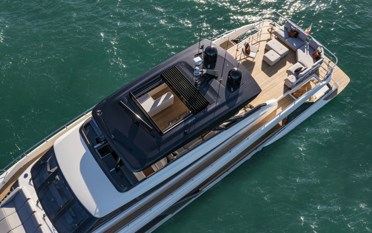 Яхта Ferretti Yachts 1000 фото 1.35