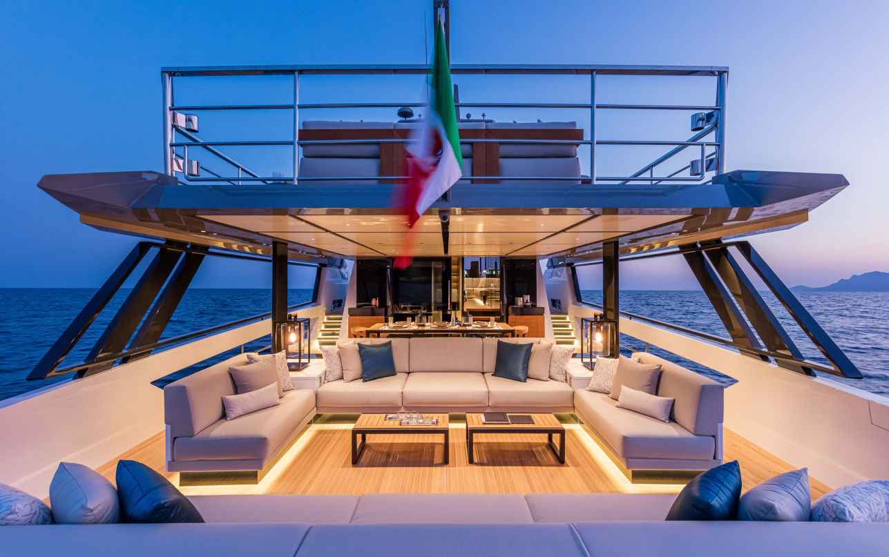 Яхта Arcadia Yachts Sherpa 80 фото 1.7