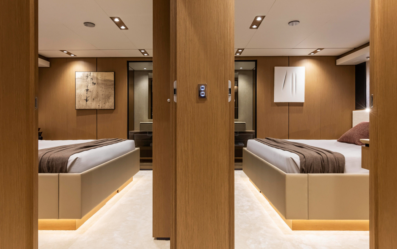 Яхта Ferretti Yachts 1000 фото 2.34