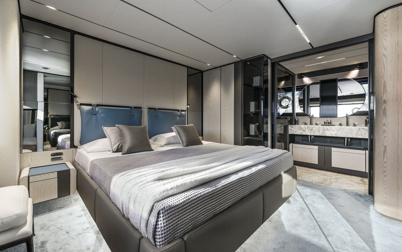 Яхта Ferretti Yachts INFYNITO 80 фото 2.21