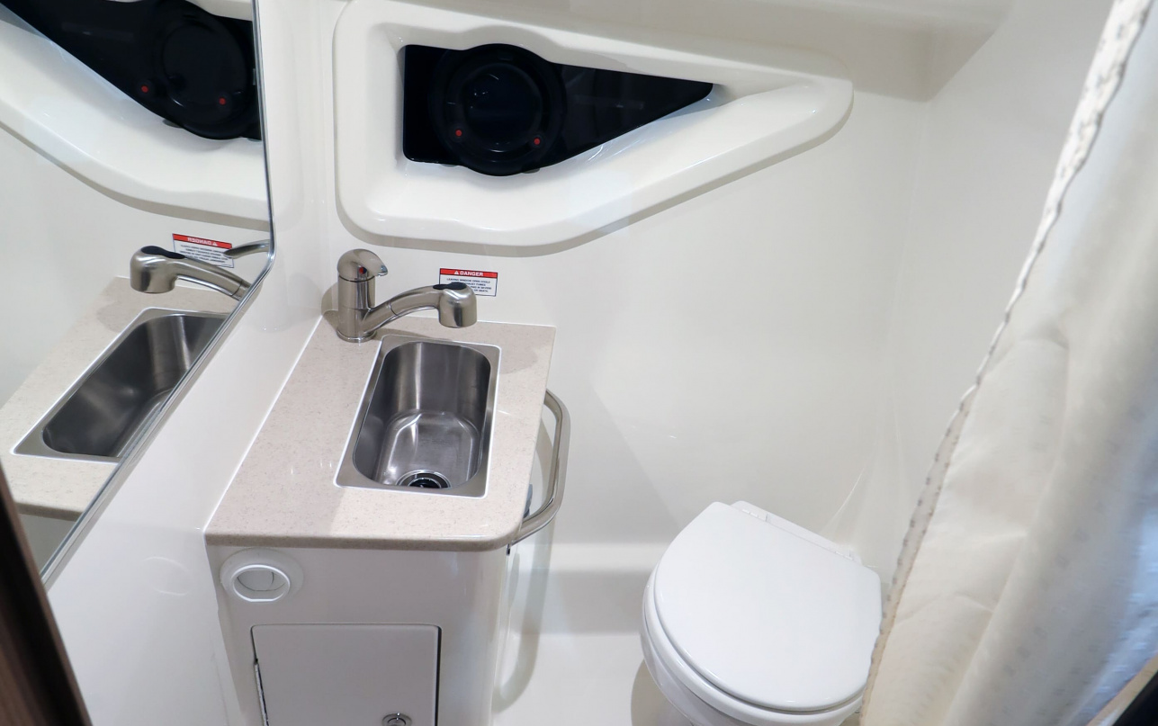Катер Sea Ray  Sundancer 265 фото 1.6