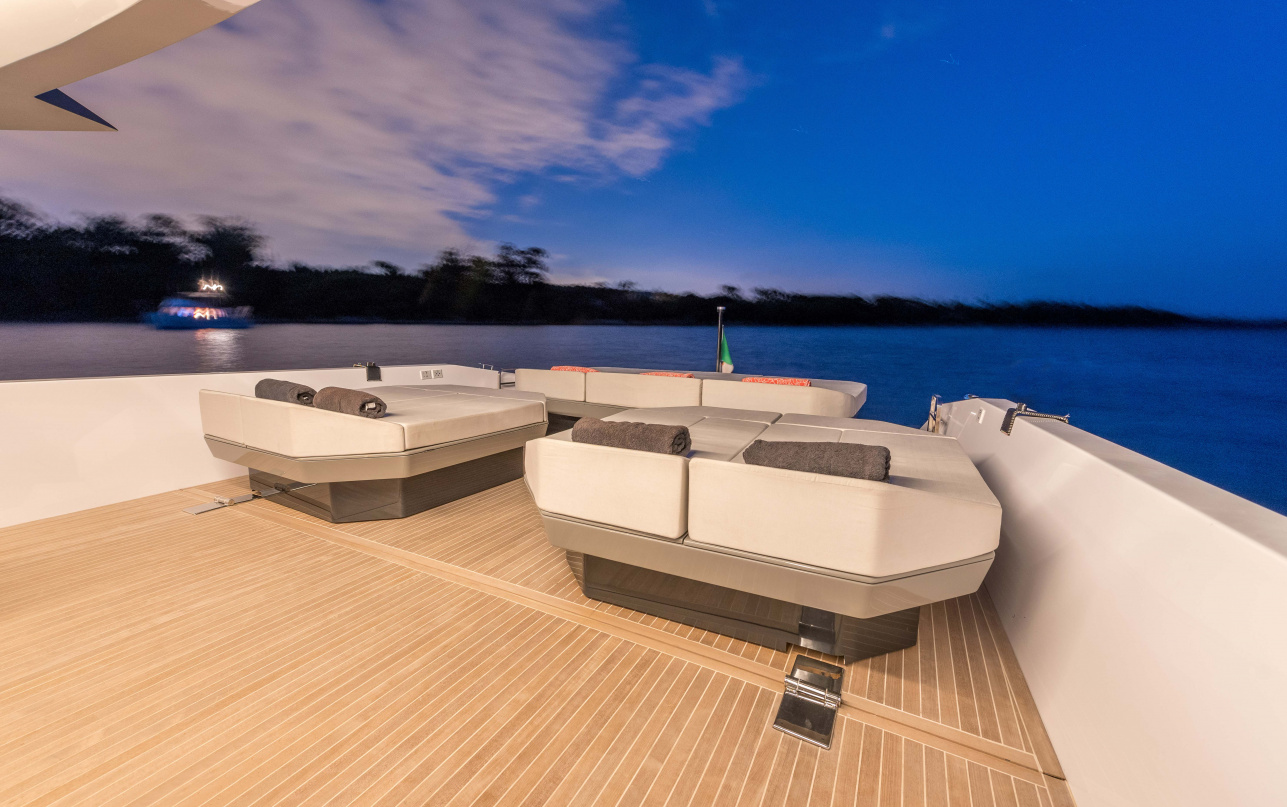 Яхта Arcadia Yachts Sherpa 60 фото 1.12