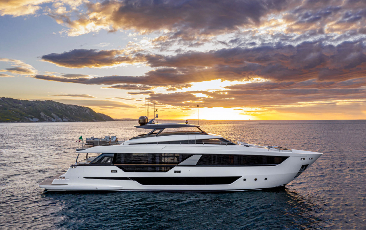 Яхта Ferretti Yachts 1000 фото 1.1