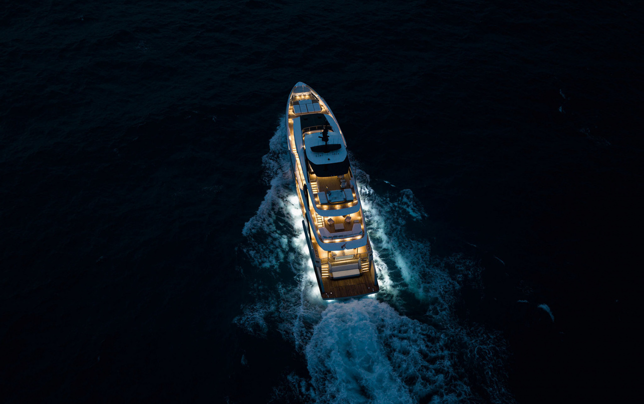 Яхта Custom Line Navetta 38 фото 1.18