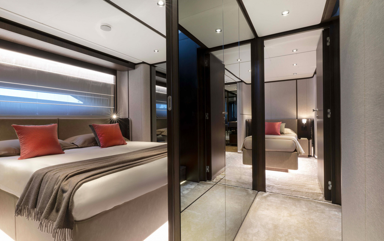 Яхта Ferretti Yachts 860 фото 2.28