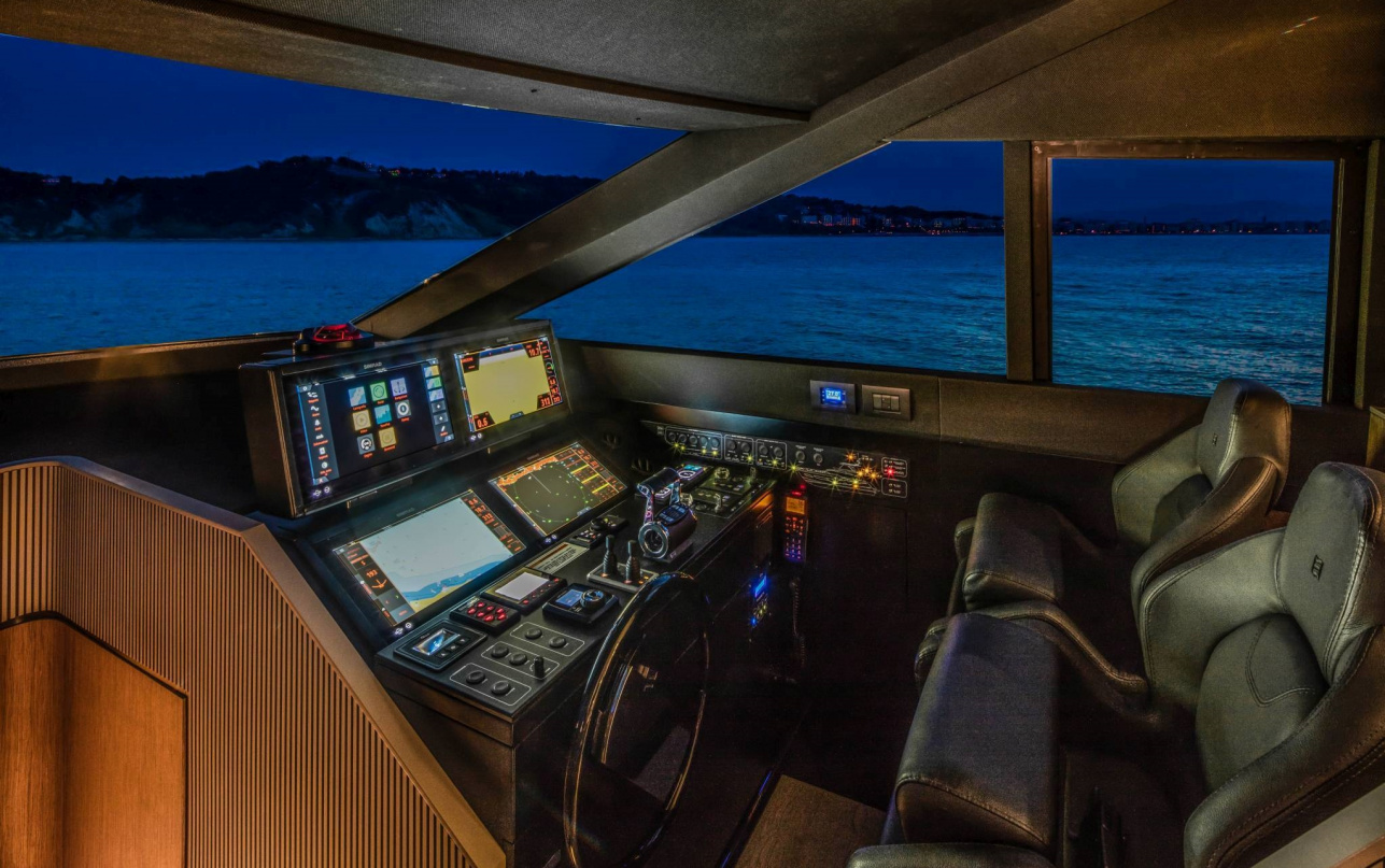 Яхта Ferretti Yachts 720 фото 2.3