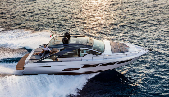 Яхта Pershing 5x