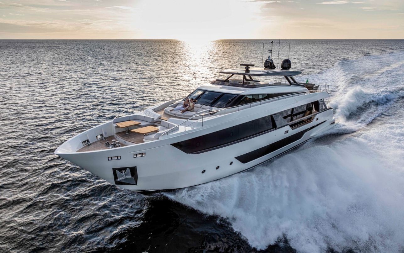 Яхта Ferretti Yachts 1000 фото 1.11