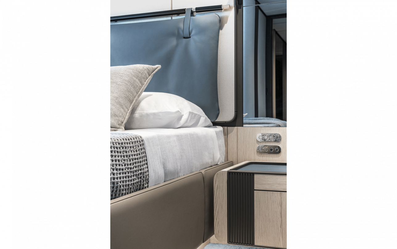 Яхта Ferretti Yachts INFYNITO 80 фото 2.2