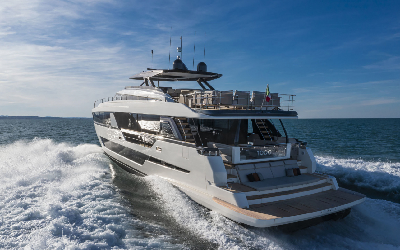 Яхта Ferretti Yachts 1000 фото 1.41