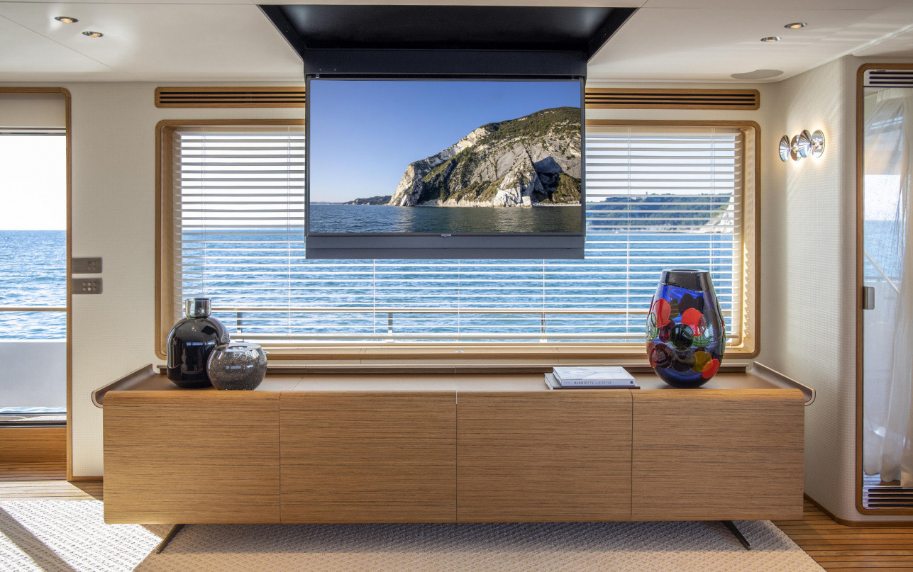 Яхта Custom Line Navetta 30 фото 2.11