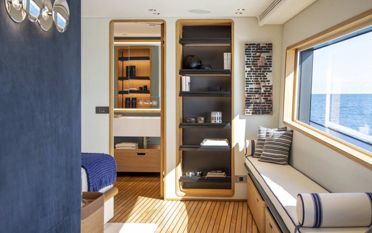 Яхта Custom Line Navetta 30 фото 2.1