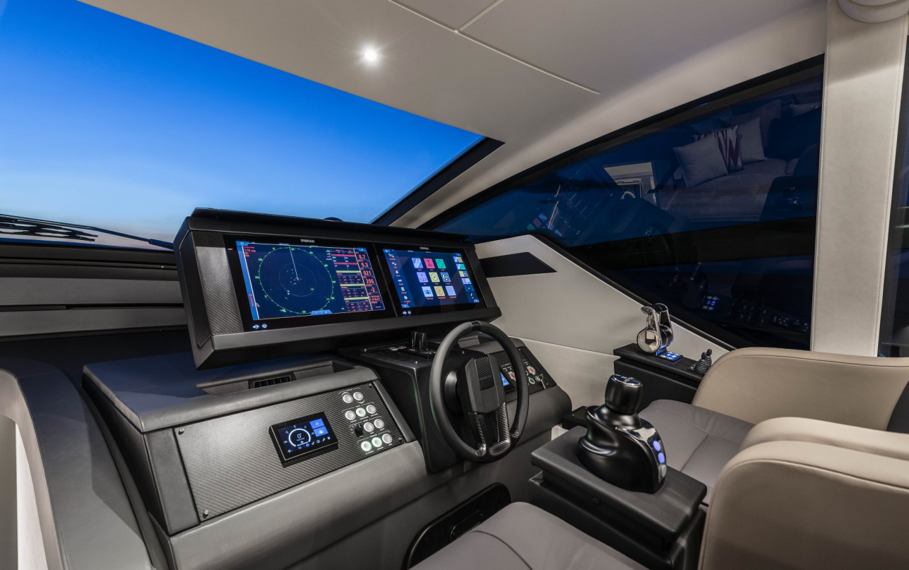 Яхта Pershing 7x фото 2.3