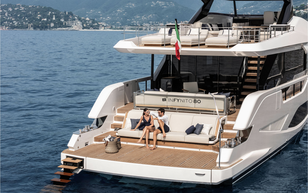 Яхта Ferretti Yachts INFYNITO 80 фото 1.9
