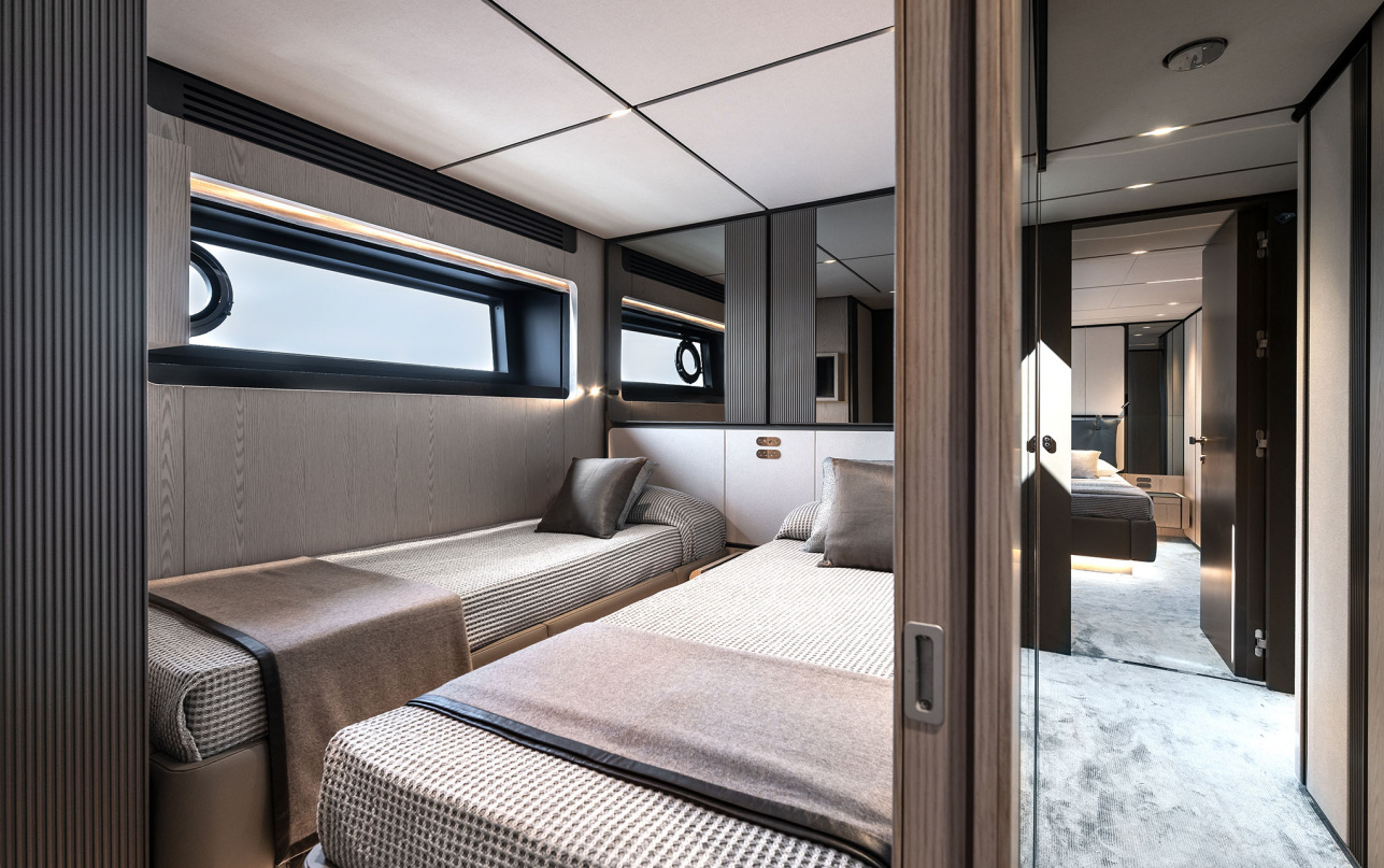 Яхта Ferretti Yachts INFYNITO 80 фото 2.9