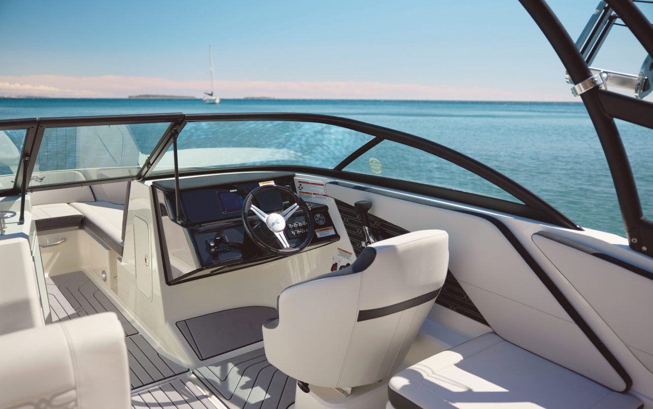 Катер Sea Ray SPX 210 OB (Outboard) фото 2.4