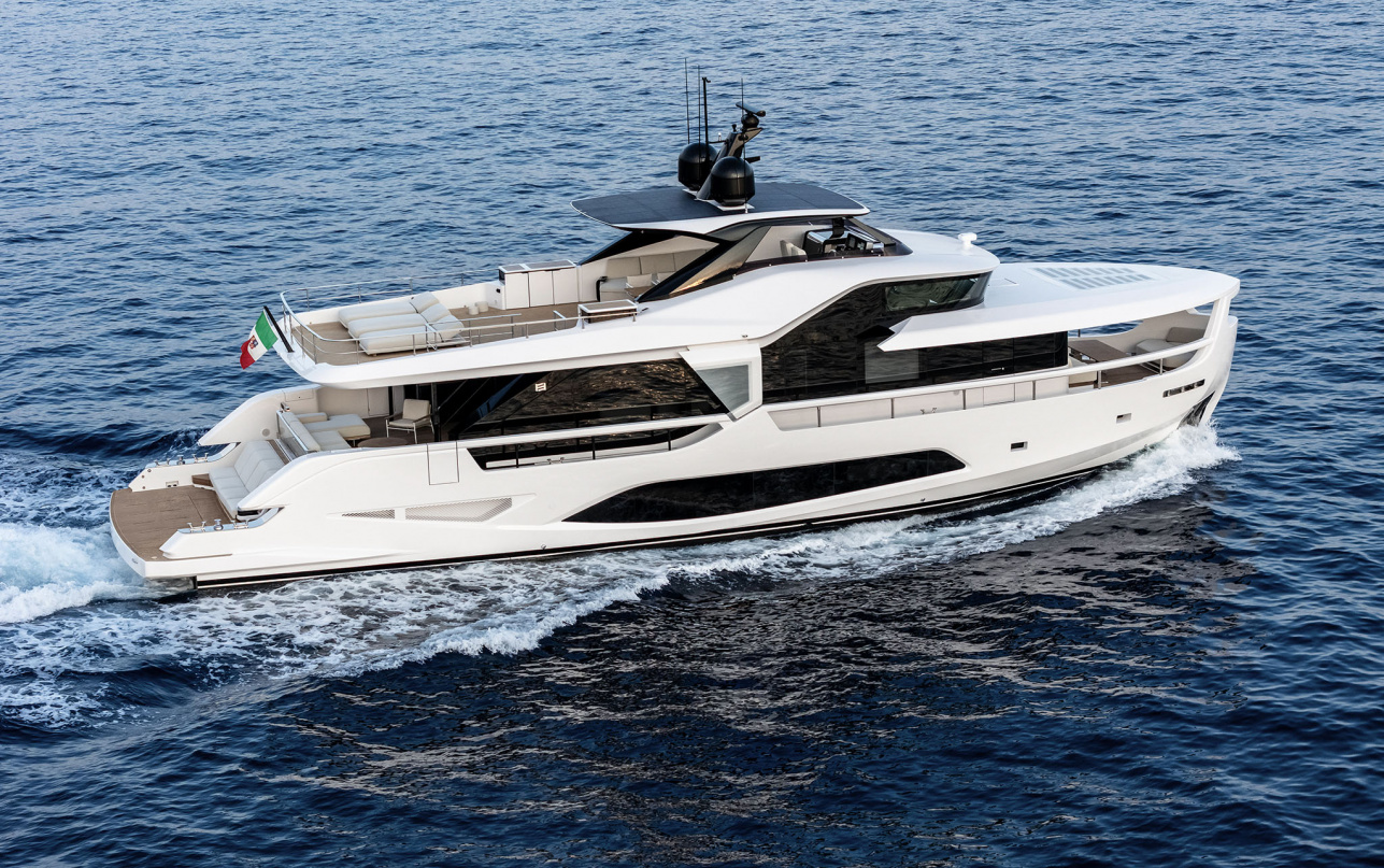 Яхта Ferretti Yachts INFYNITO 80 фото 1.4
