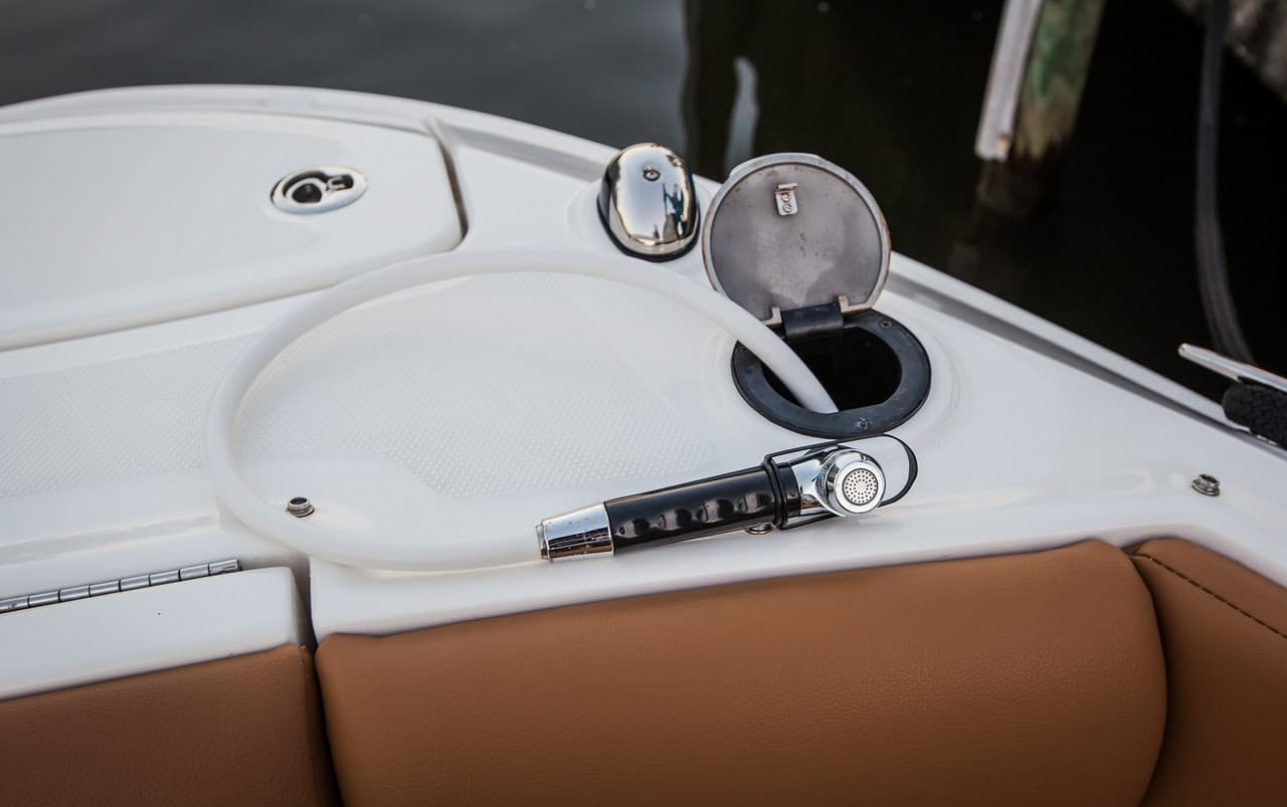 Катер Sea Ray SLX 350 фото 2.5