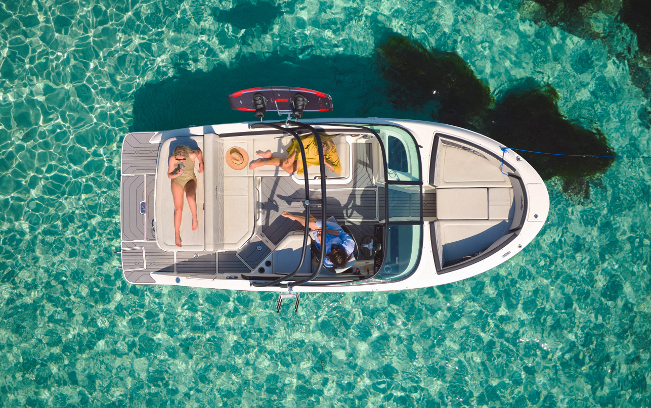 Катер Sea Ray  210 SPX фото 1.5