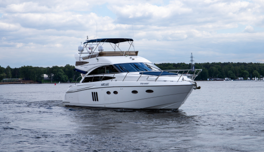Яхта Princess 54