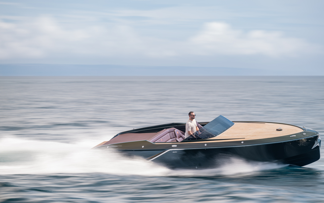 Катер Frauscher x Porsche 850 Fantom фото 1.34