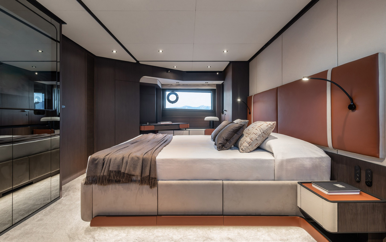 Яхта Ferretti Yachts 800 фото 2.21