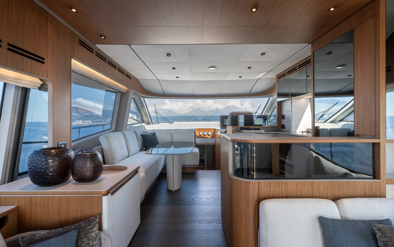 Яхта Ferretti Yachts 670 фото 2.8