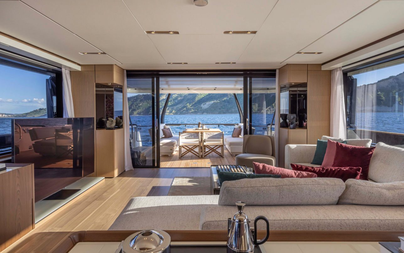 Яхта Ferretti Yachts 1000 фото 2.49