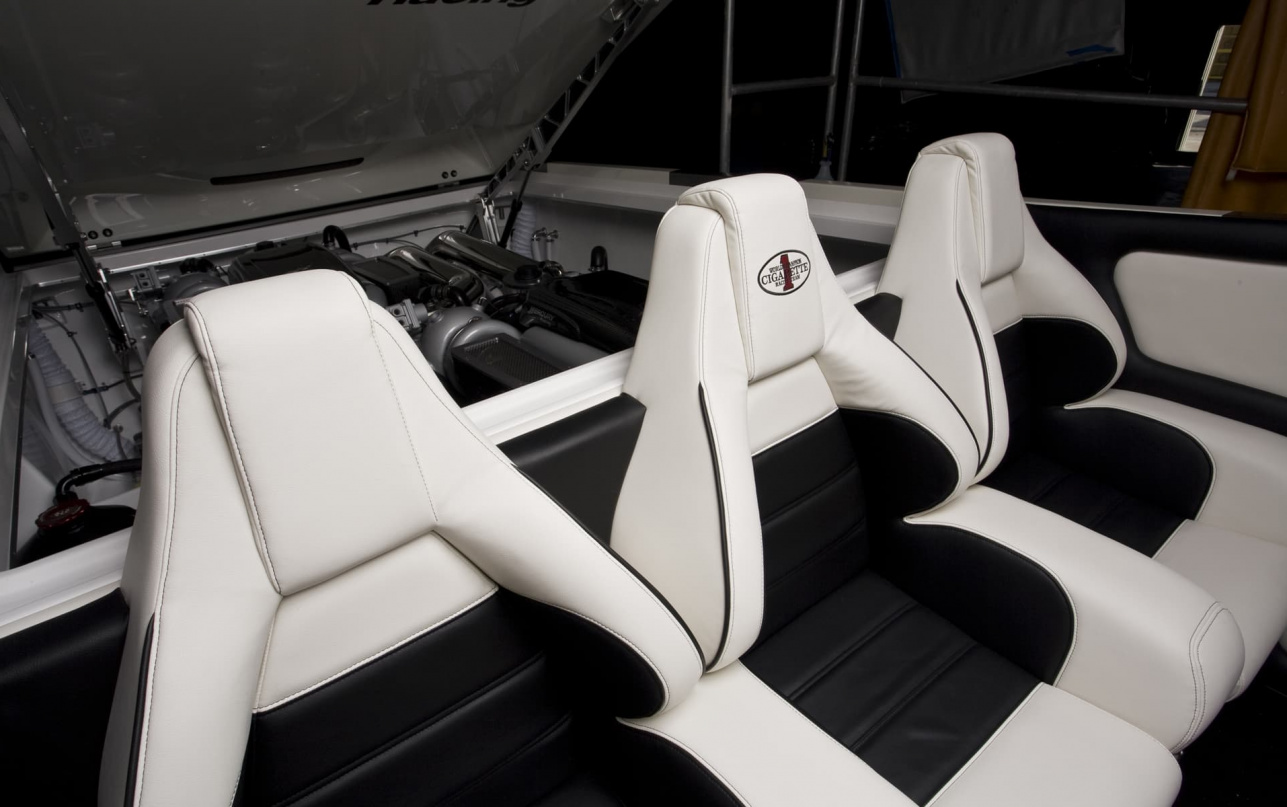 Катер Cigarette 46 AMG Edition фото 1.10