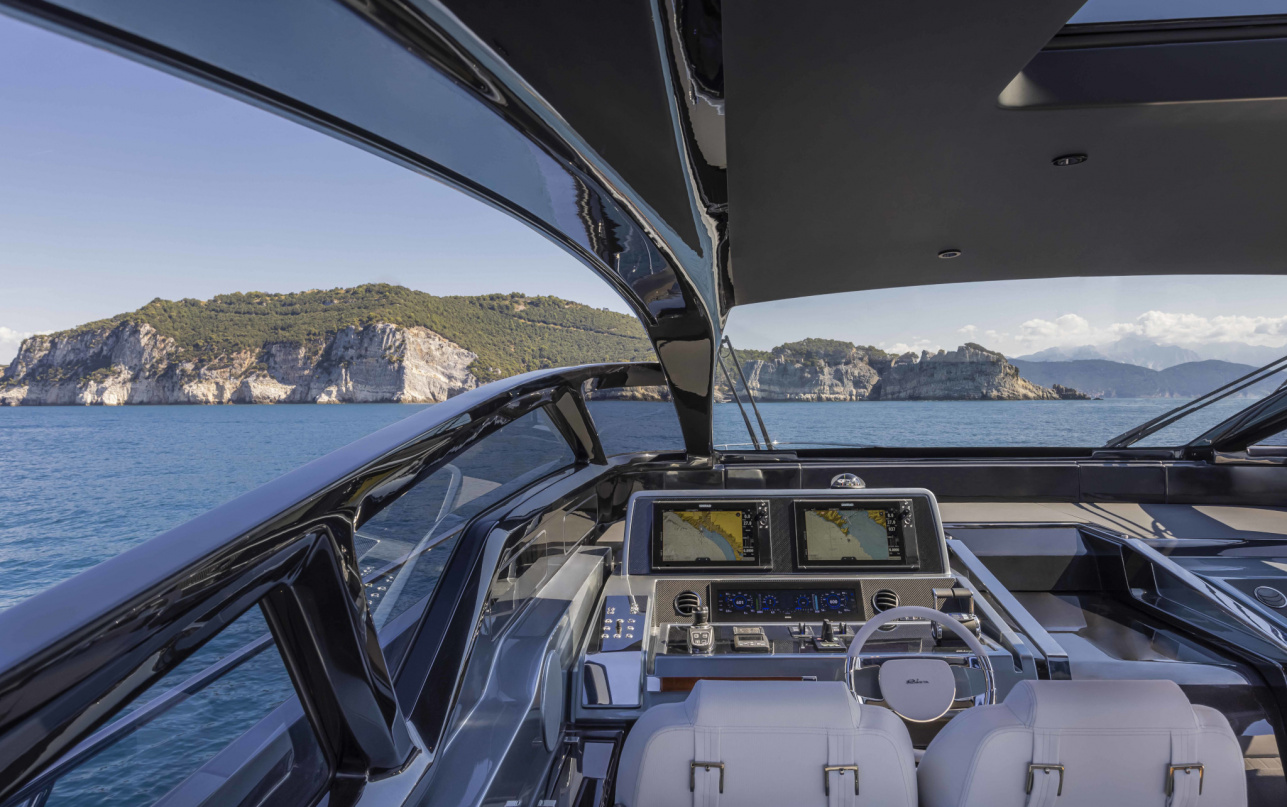 Яхта Riva 68' Diable фото 1.5