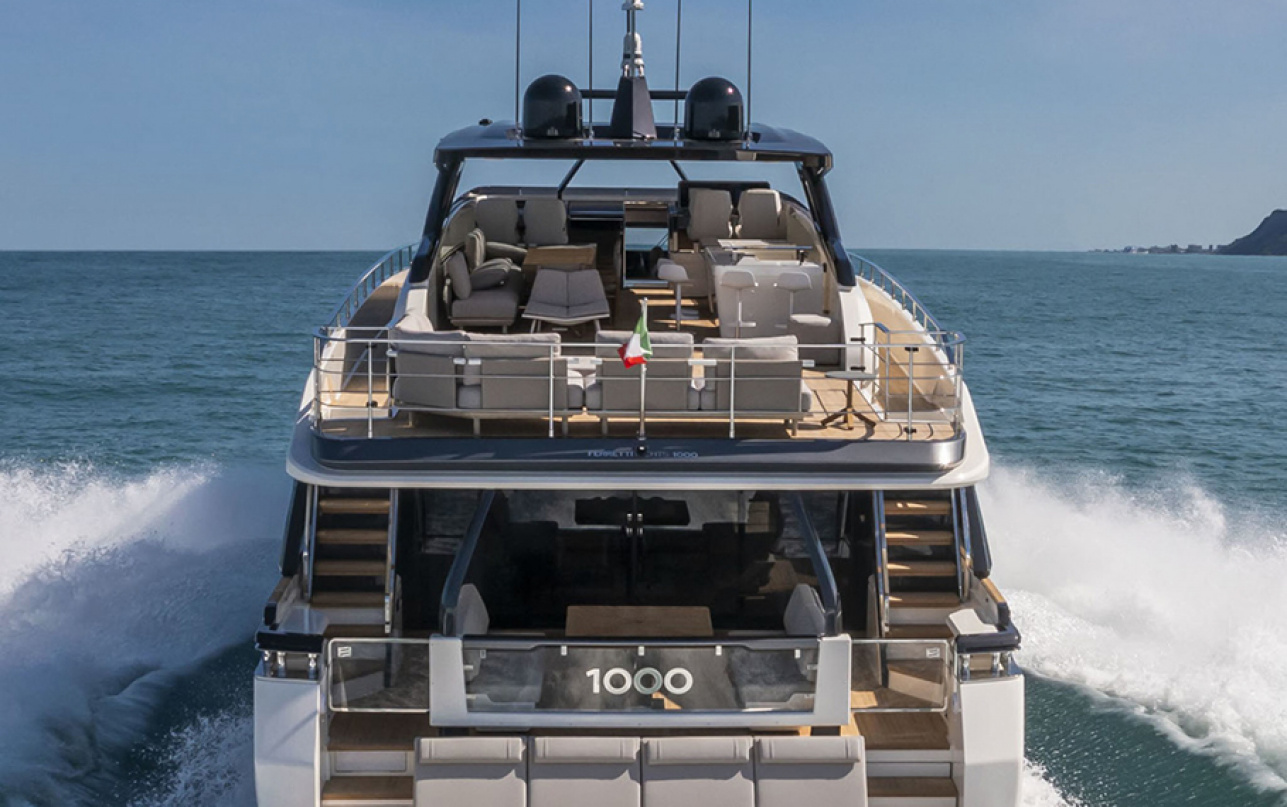 Яхта Ferretti Yachts 1000 фото 1.32