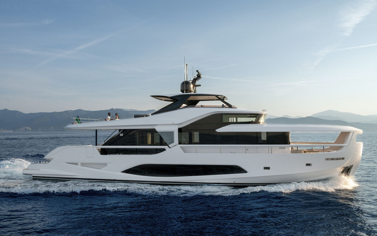 Яхта Ferretti Yachts INFYNITO 80 фото 1.16