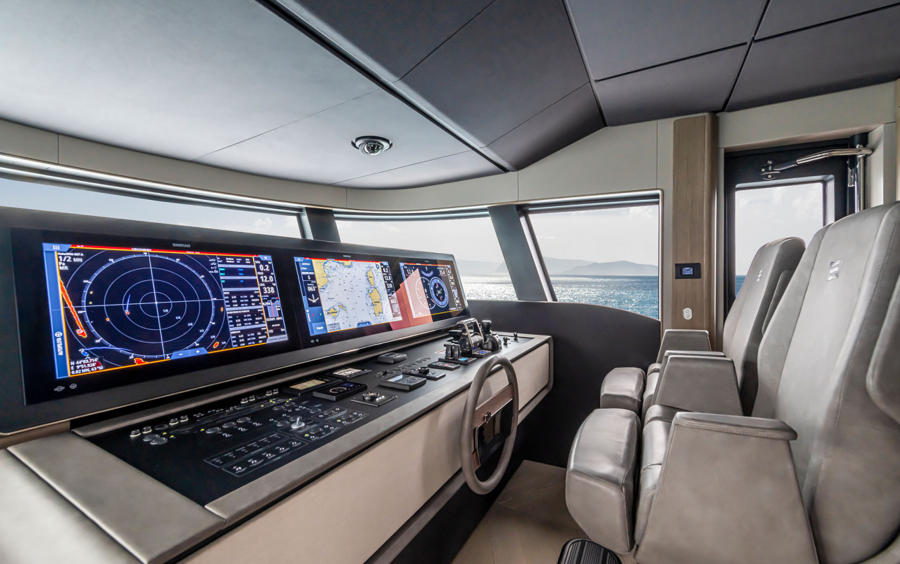 Яхта Ferretti Yachts INFYNITO 90 фото 2.52