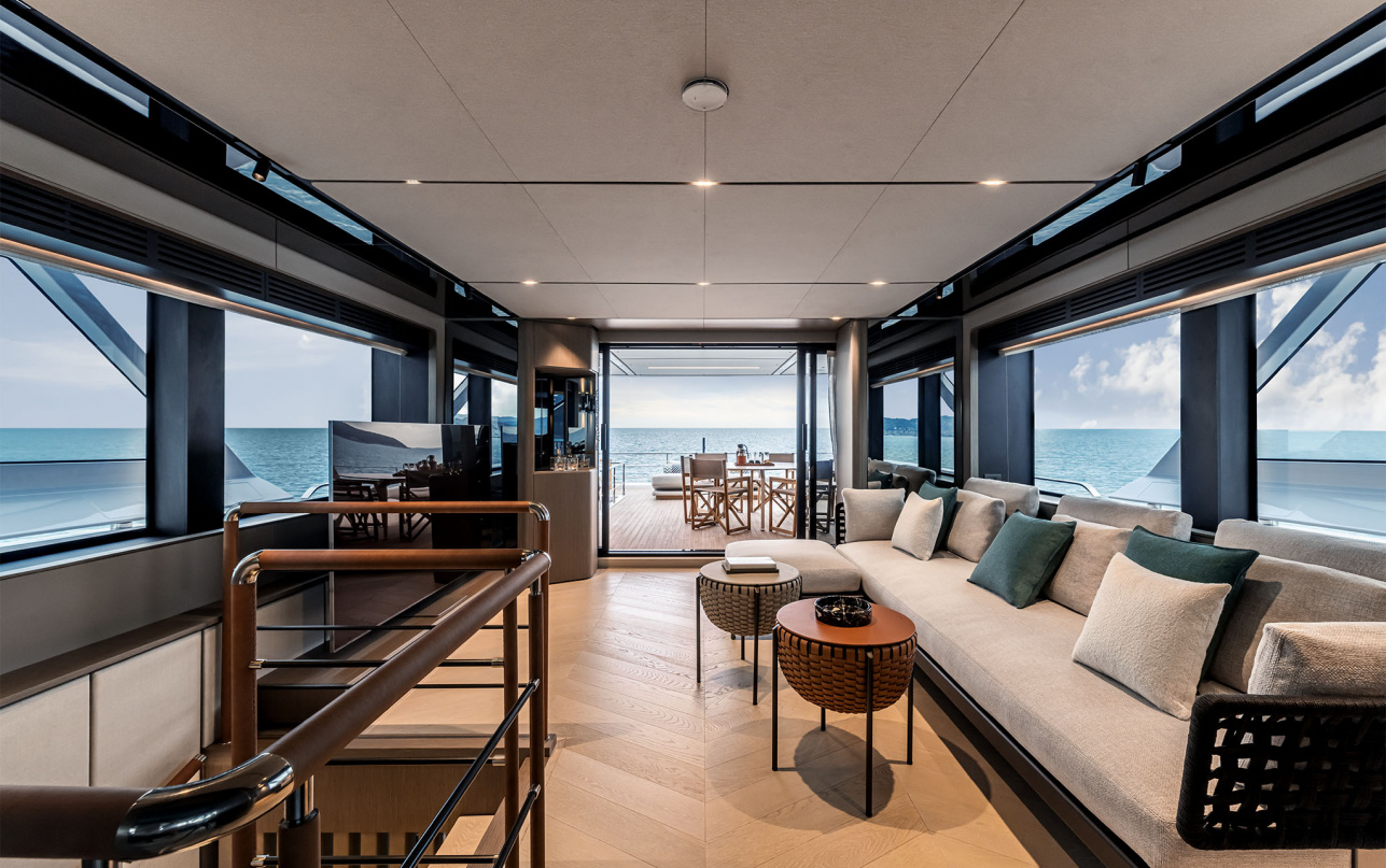 Яхта Ferretti Yachts INFYNITO 90 фото 2.56