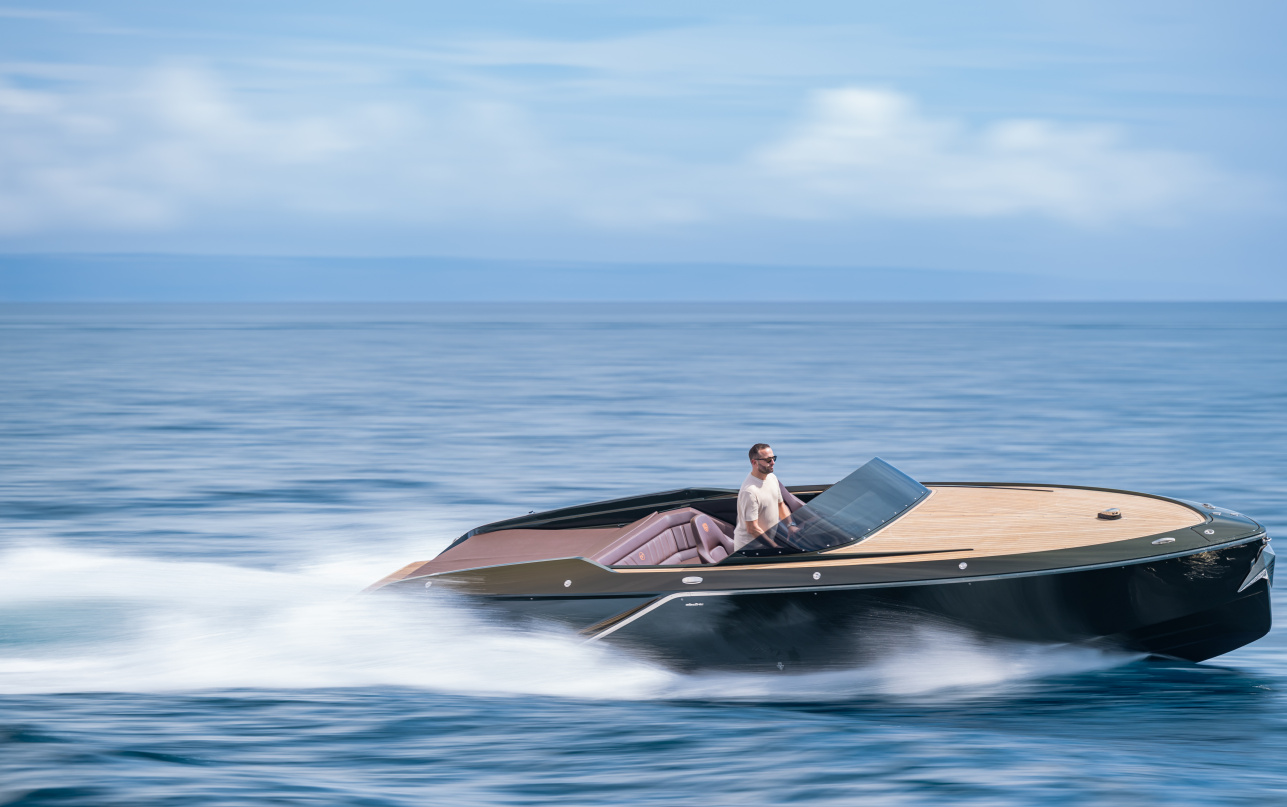 Катер Frauscher x Porsche 850 Fantom фото 2.16