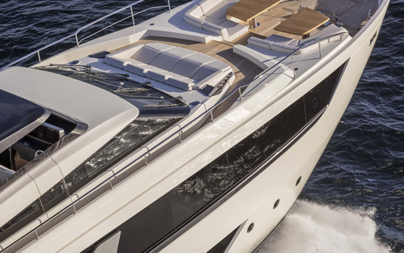 Яхта Ferretti Yachts 1000 фото 1.7