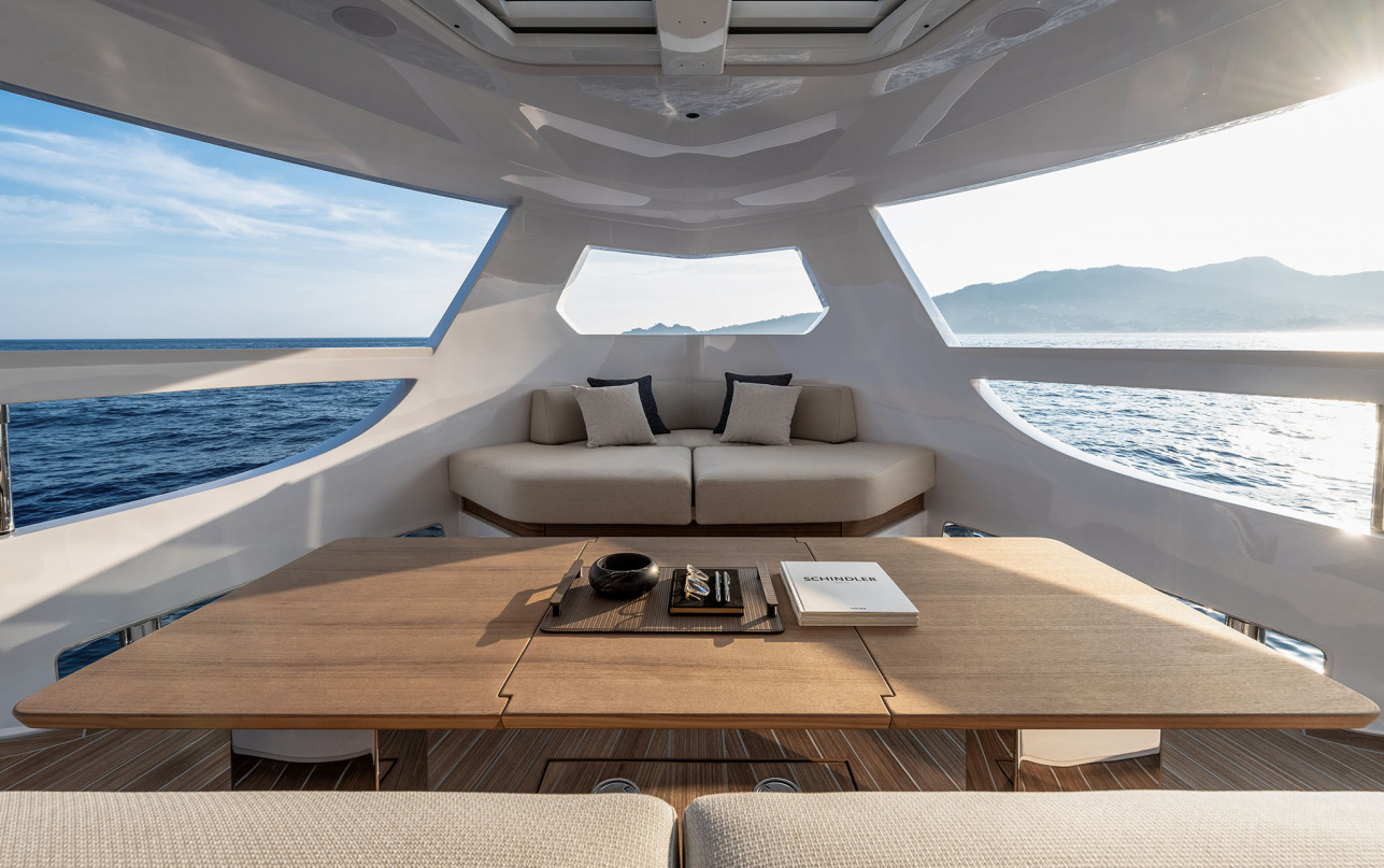 Яхта Ferretti Yachts INFYNITO 80 фото 1.21