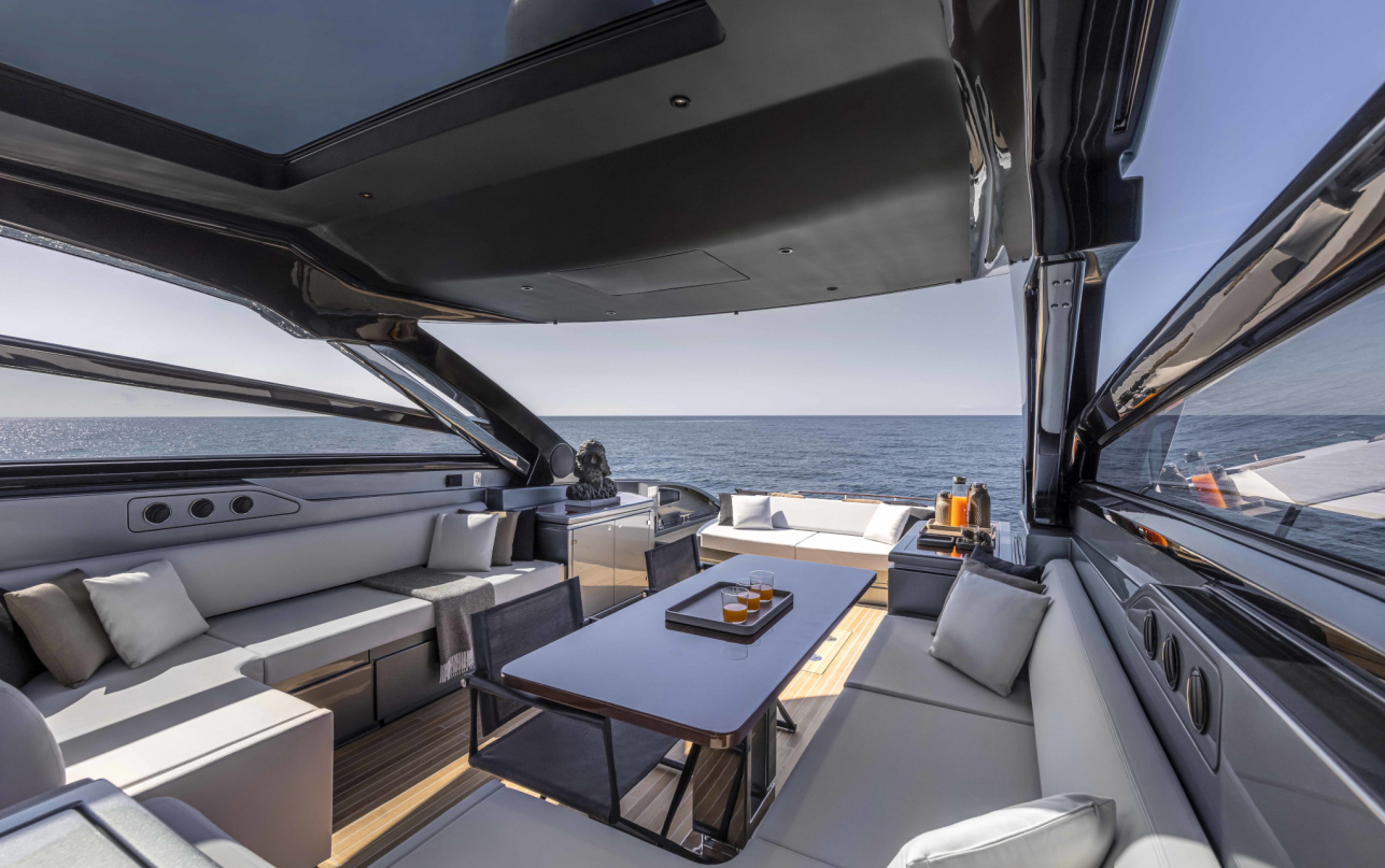 Яхта Riva 68' Diable фото 1.3